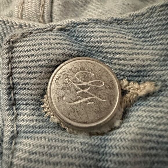 Lovers+Friends Dylan Slouchy boyfriend shorts in light blue 24 - Picture 7 of 13